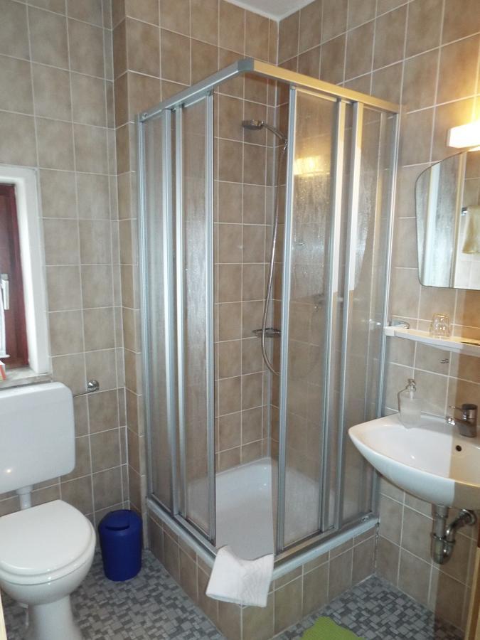 Hotel Garni Zum Reinhardswald Gewissenruh Екстер'єр фото